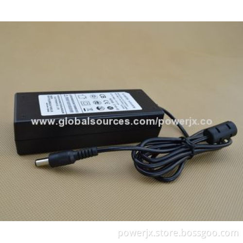 Chinese Manufacturer Universal Laptop Adapter with 120V Voltage, Low-ripple and Interference